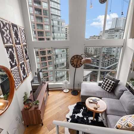 Beautiful Downtown Loft With Full Kitchen Apartment Vancouver Exterior photo